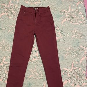Levi’s skinny leg size 2 burgundy pants